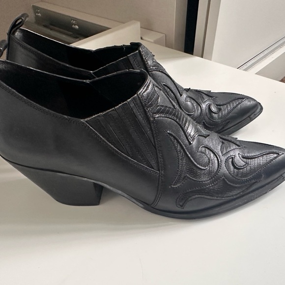Marc Fischer Booties - Picture 2 of 5